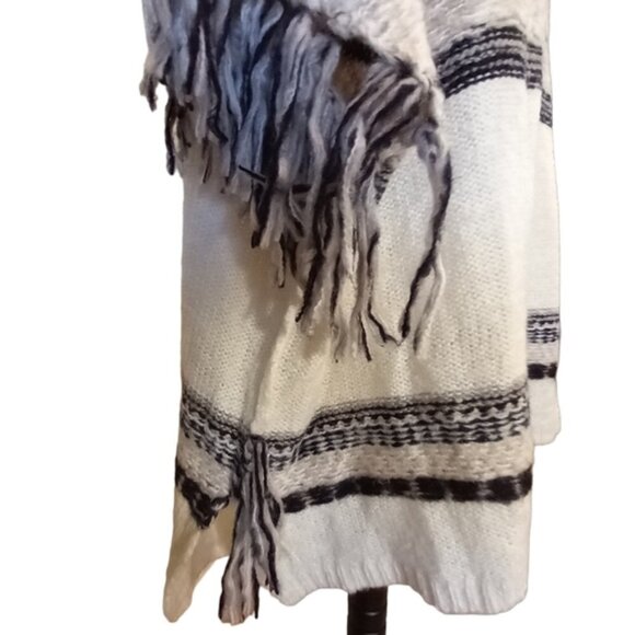 Wool Blend Poncho Sweater Fringe Stripes NWT Large - Picture 2 of 7